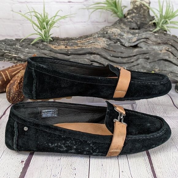 UGG™ Aven Suede Driving Moccasin - Picture 3 of 14